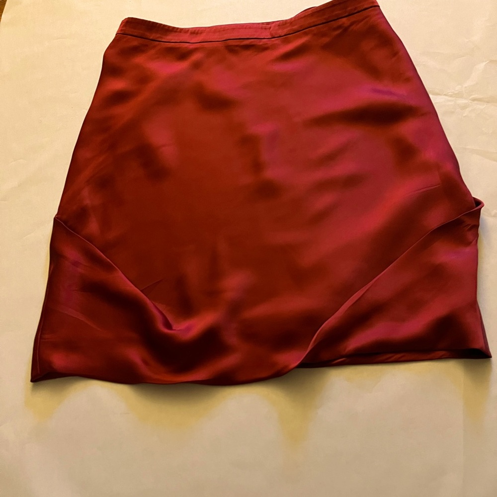 Giorgio Armani women skirt size 48 (XL), length 24 inches, waist 36 inches, NWOT